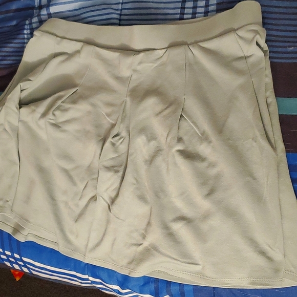 Mint pleated tennis skirt size XL - Picture 2 of 4